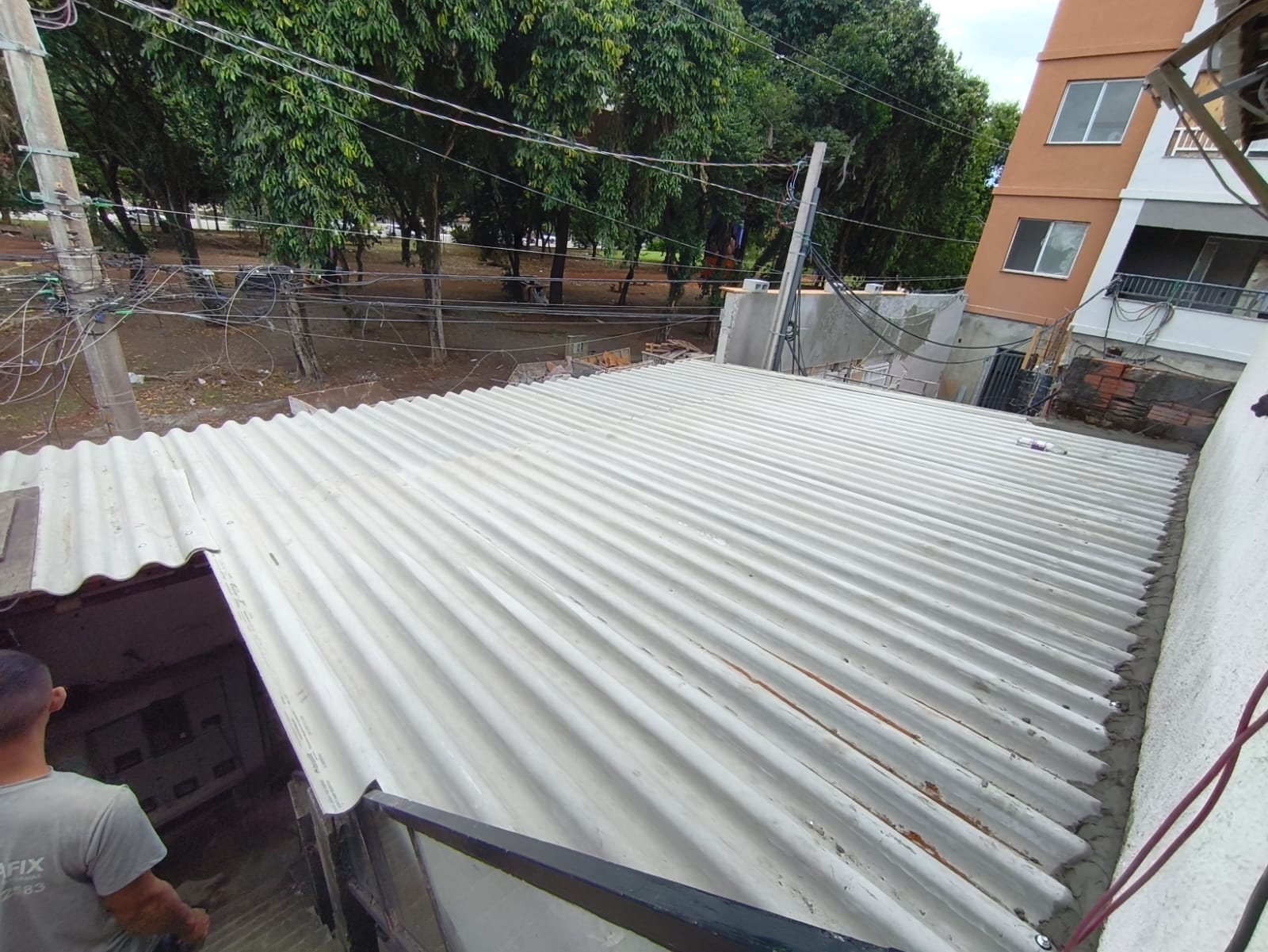 Casa com telhado novo
