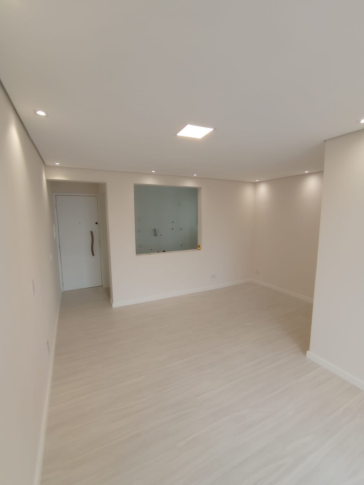 Cozinha e sala integrada — depois
